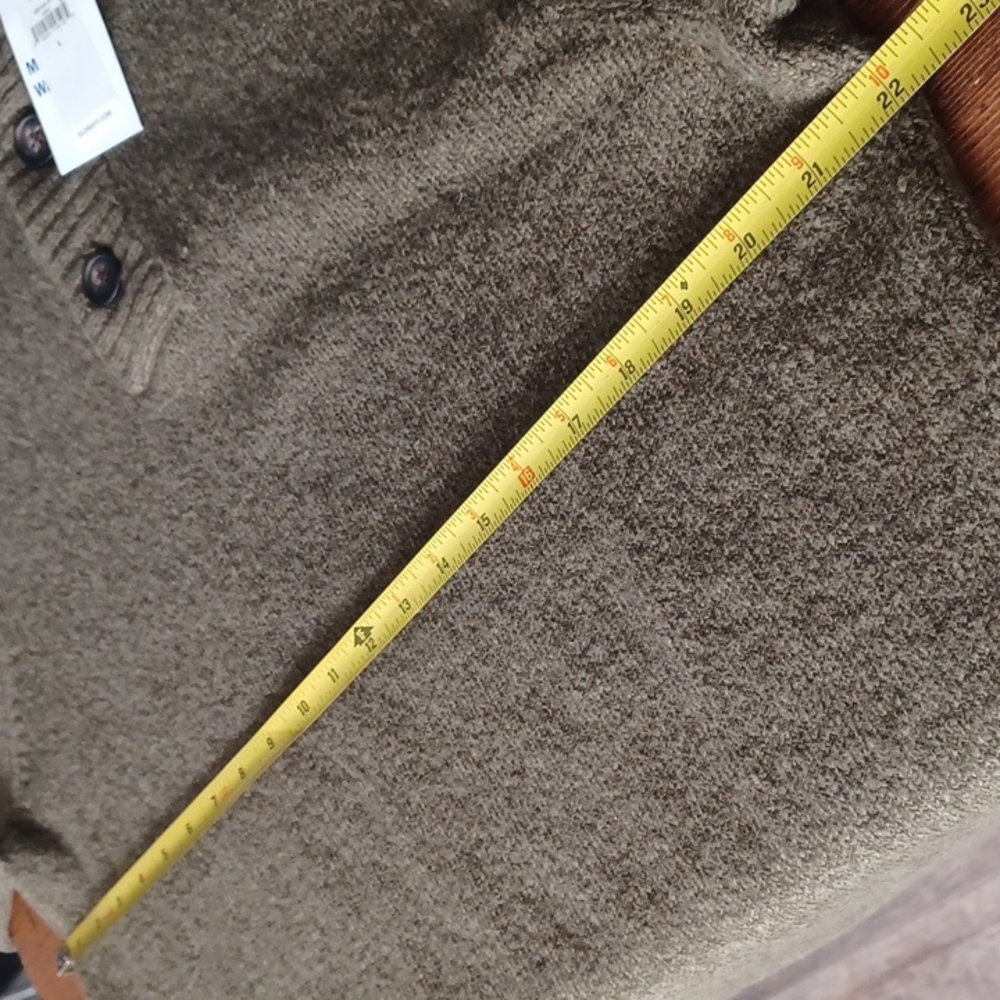 Old Navy sweater - Picture 7 of 14